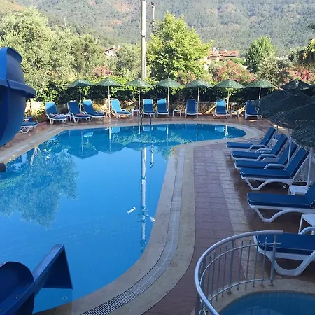 Apartmanhotel Champagne İçmeler