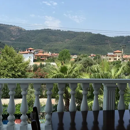 Champagne İçmeler