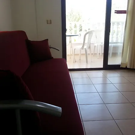 Apartmanhotel Champagne İçmeler